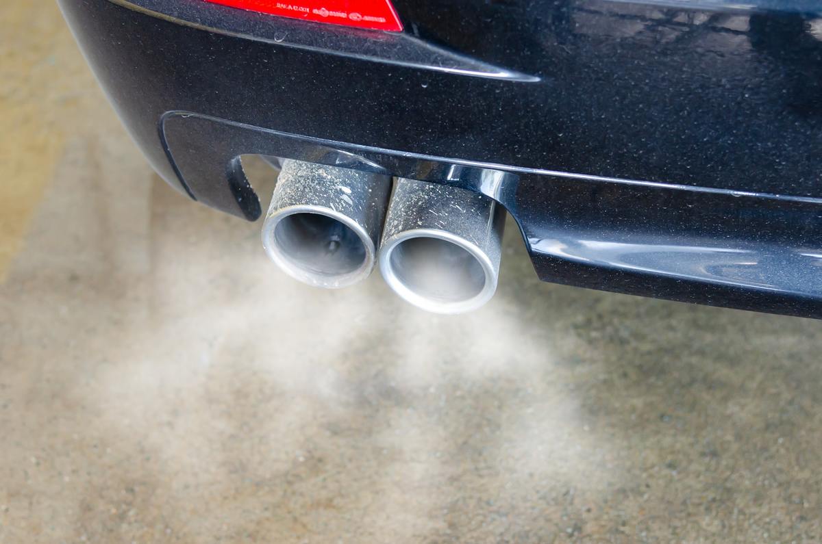 Car exhaust clearance pipe