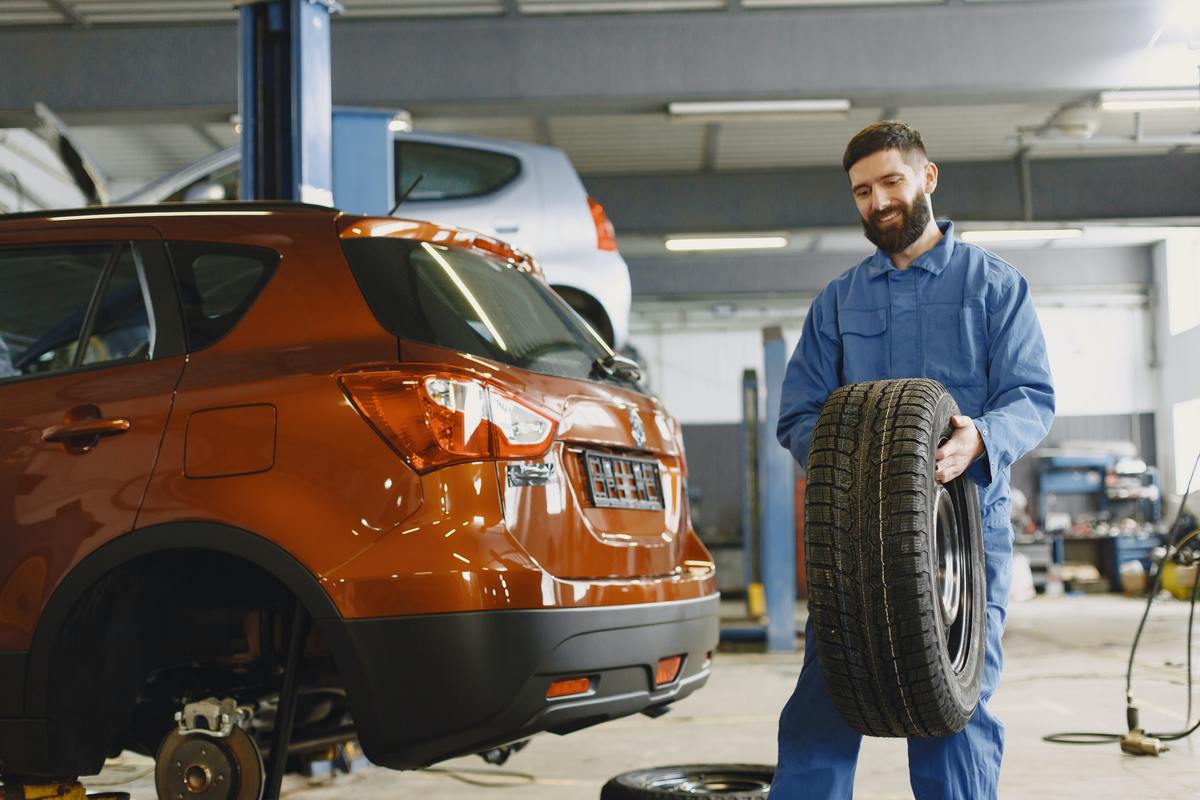 18 Wheeler Mobile Tire Change